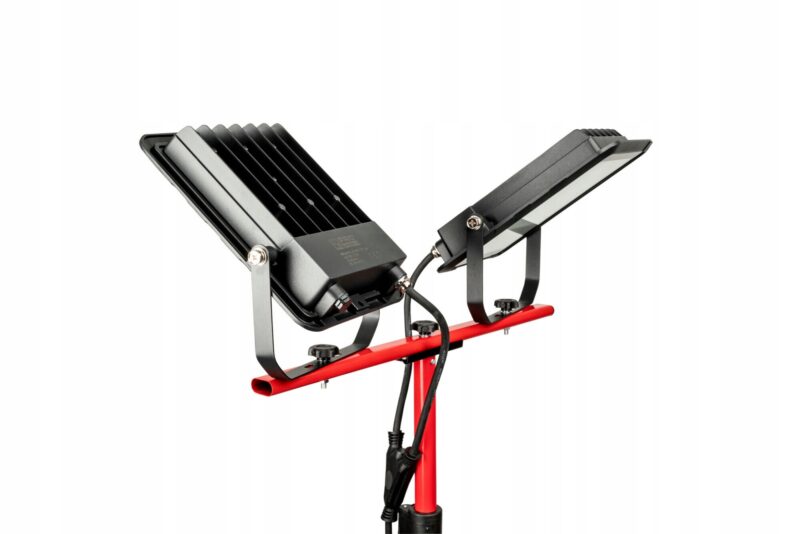 image-1951.jpeg REFLEKTOR LED ZE STATYWEM IP65 2x100W 16000LM