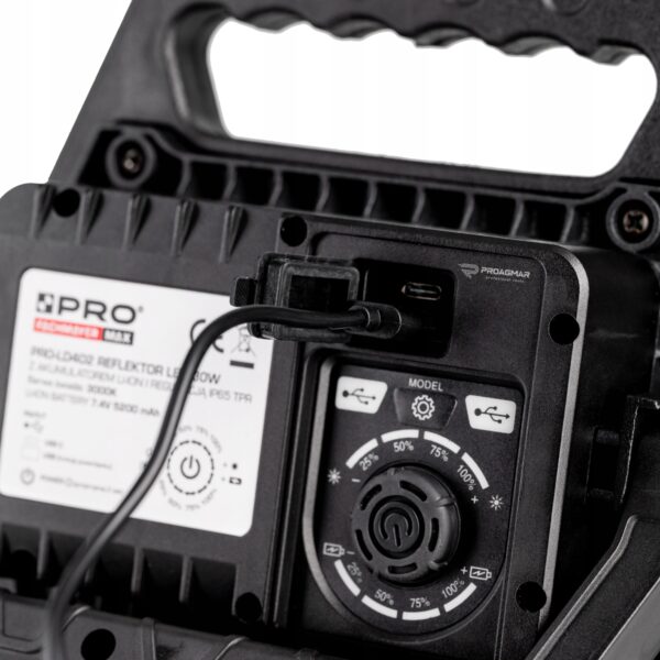 image-3101.jpeg REFLEKTOR LED 30W Z AKUMULATOREM LI-ION I REGULACJĄ JASNOŚCI IP65 TPR