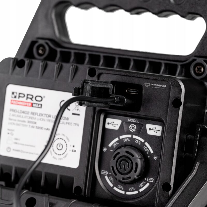 image-3101.jpeg REFLEKTOR LED 30W Z AKUMULATOREM LI-ION I REGULACJĄ JASNOŚCI IP65 TPR