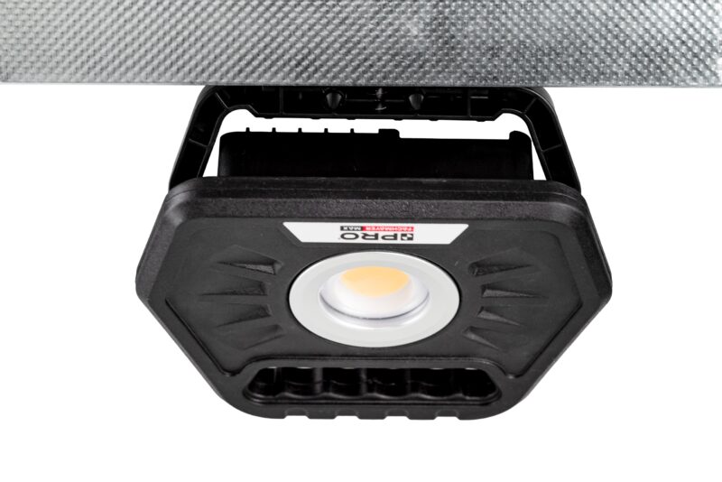image-3107.jpeg REFLEKTOR LED 30W Z AKUMULATOREM LI-ION I REGULACJĄ JASNOŚCI IP65 TPR