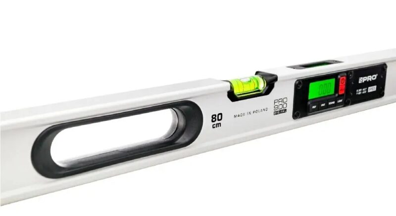 image-733.jpeg POZIOMNICA ELEKTRONICZNA IP65 Z MAGNESAMI, PRO900 DIGITAL M 60 CM BIAŁA